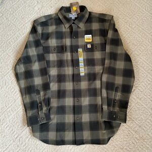 brand new carhartt button down longsleeve.